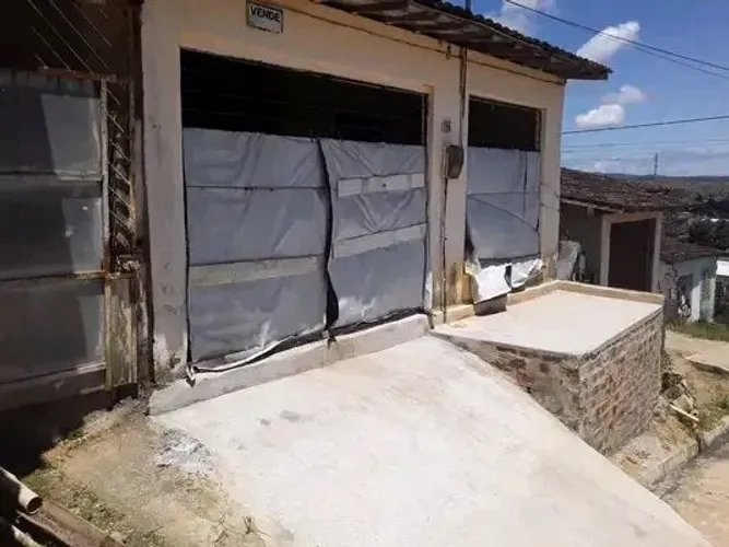 VENDE-SE ESTÁ CASA EM ESCADA PERNAMBUCO