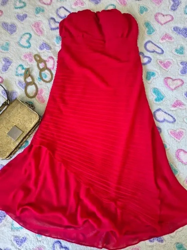 Vestido tomara que caia vermelho