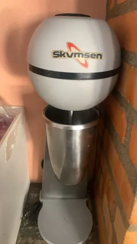 BATEDOR DE MILKSHAKE, COPO INOX, 1 HASTE - 500 W 127 V