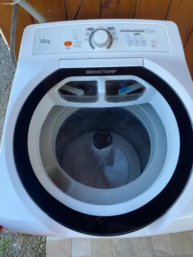 Máquina de Lavar - Brastemp, 12 kg. Em ótimo estado.