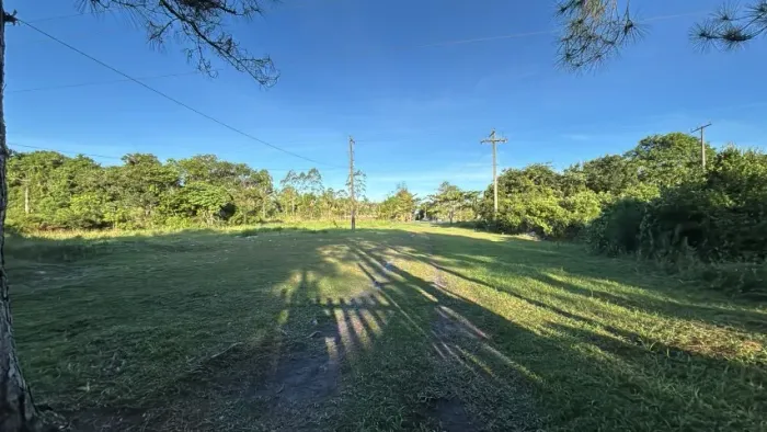 Sitio a venda com duas casas em Iguape