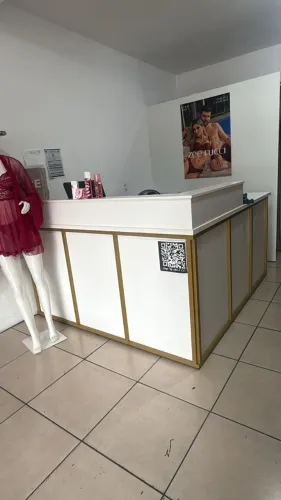 Moveis para loja de roupas
