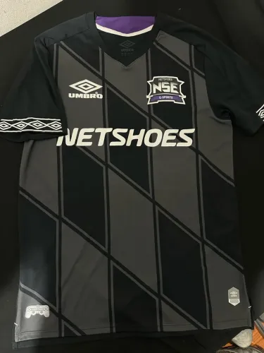 Camiseta EA SPORTS