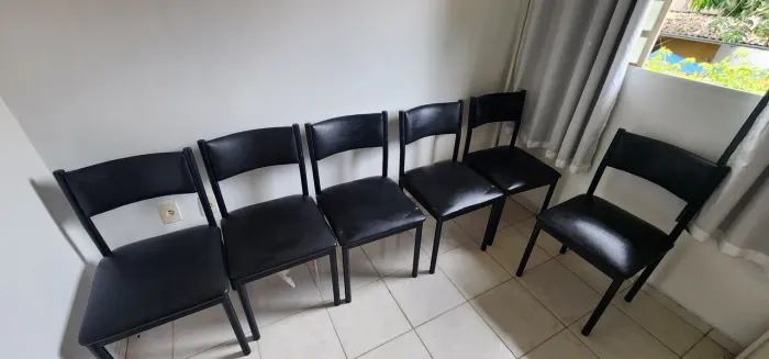 Jogo de 6 cadeiras estofadas