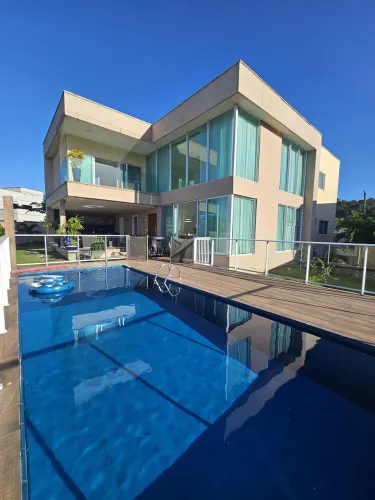 Alphaville Francisco Brennand - Linda casa com 5 quartos, área gormet, piscina e 6 vagas !