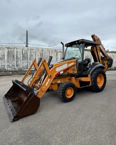 Retroescavadeira Case 580n 13/13 - Parcele 