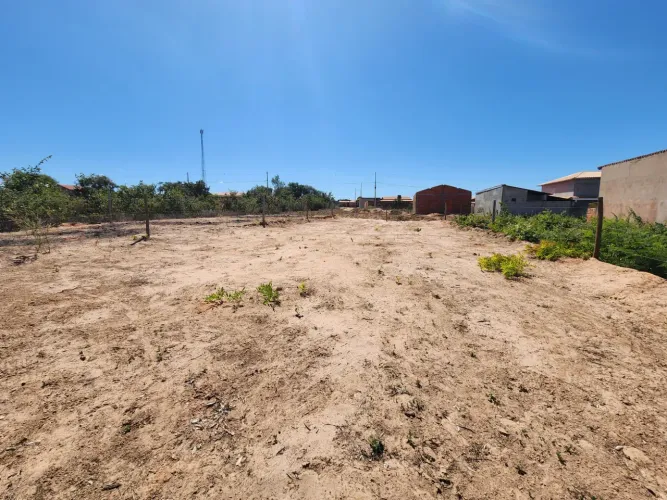 INVISTA NO SEU FUTURO: Terreno Perfeito para Seu Projeto dos Sonhos!
