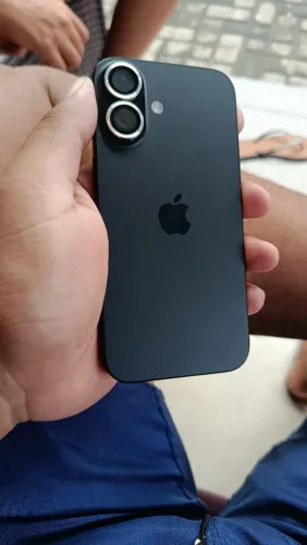 iPhone 16, 256 gigas, em perfeito estado.