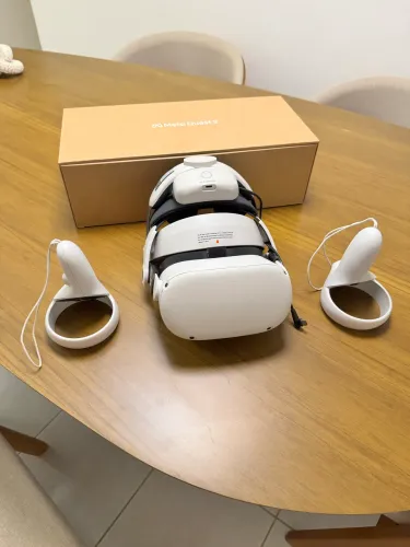 Óculos VR Meta Quest 2 com Suporte Bobo VR