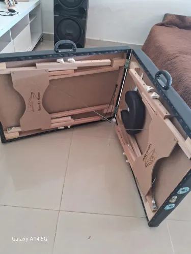 Vendo maca dobrável, regulável, suporta até 300 kls, novinha nunca usada.