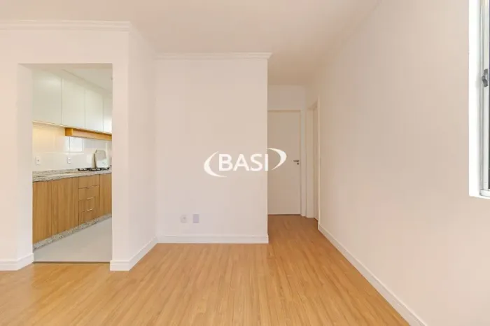 Apartamento de 2 Dormitórios no bairro Santa Cândida (TOTALMENTE REFORMADO)