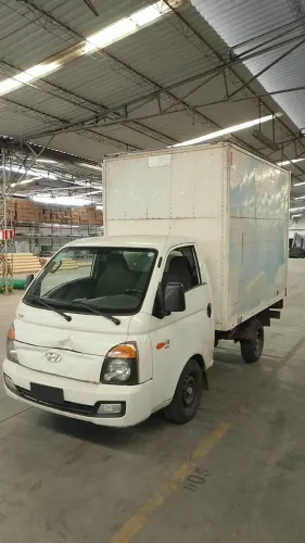 Hyundai HR HDB 2.5 diesel 2021/2022 com baú