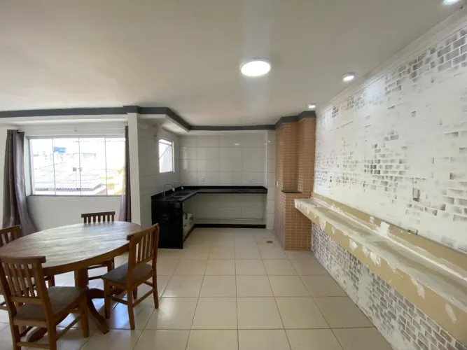 Casa para Venda em Vitória, Centro, 3 dormitórios, 1 suíte, 2 banheiros, 1 vaga
