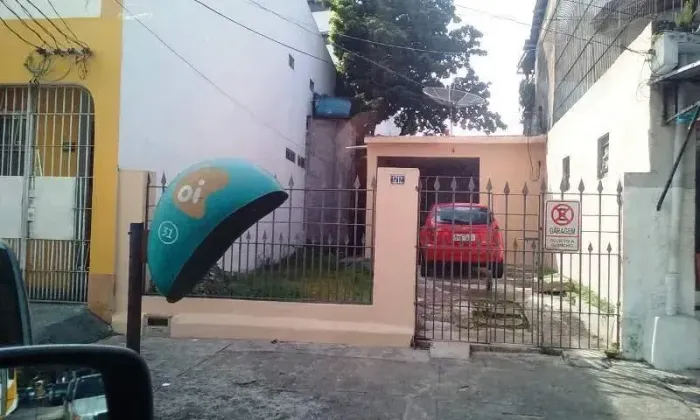 Casa térrea na Rua Municipalidade, px. a Tv. Soares Carneiro 6,5x45.