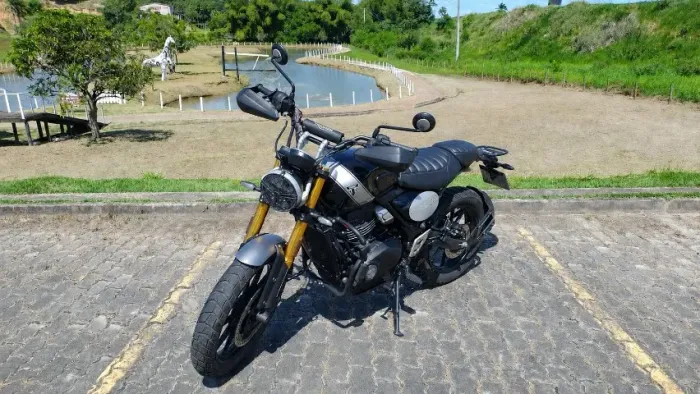 Triumph Scrambler 400X 2025 - Preta | Excelente estado | Pronta para rodar