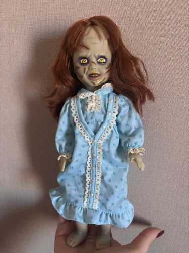 Boneca Regan O Exorcista - Mezco Toys : Living Dead Dolls