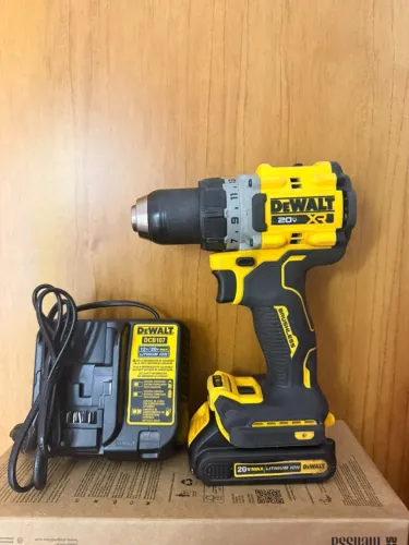 parafusadeira/furadeira dewalt XR 20V