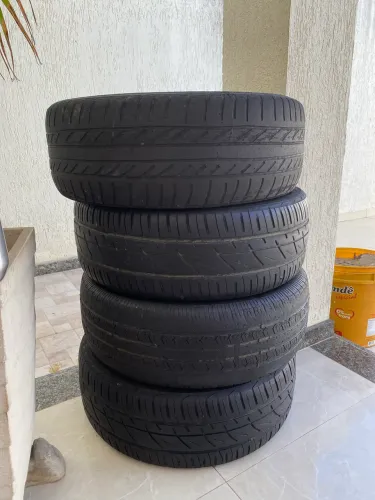 Vendo Pneus 16 usados