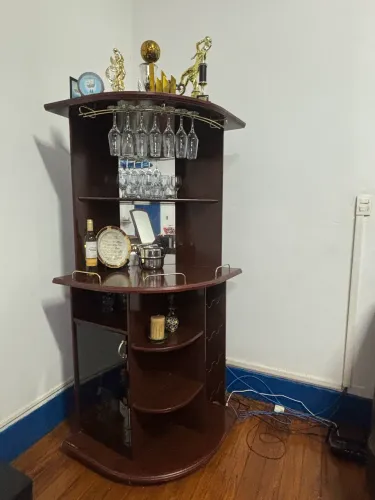 Barzinho de Canto em Madeira