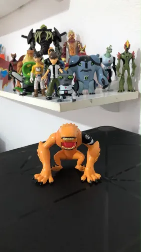 Boneco Besta Ben 10 Bandai
