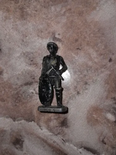 Hun 4 1990 kinder ovo