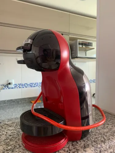cafeteira dolce gusto vermelha