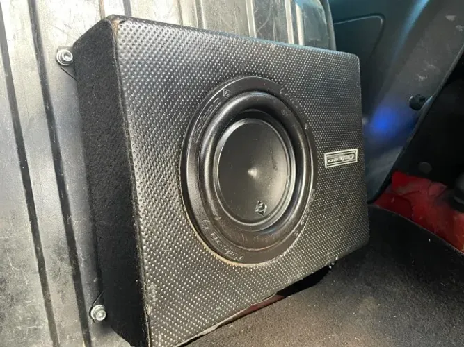 Caixa Amplificada Slim Falcon Sub 8 Polegadas - 250W RMS