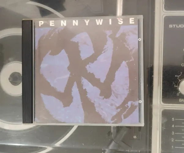 CD Pennywise usado 
