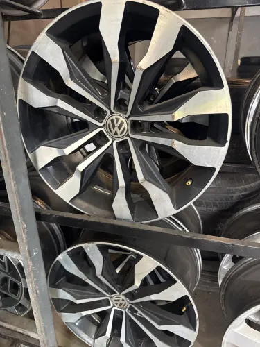 Jogo de rodas aro 18 5x100