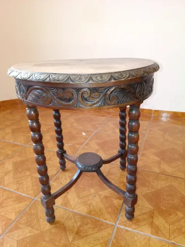 Mesa de canto antiga