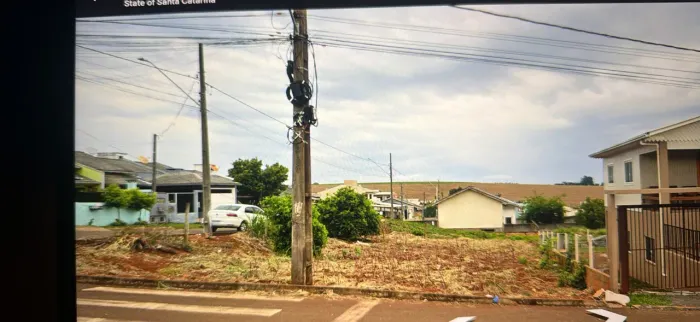 Terreno de esquina, A.V. Flor de Lis