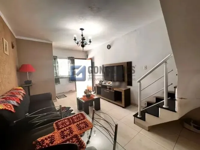 Sobrado com 3 quartos à venda no Jardim Progresso em Santo André/SP.