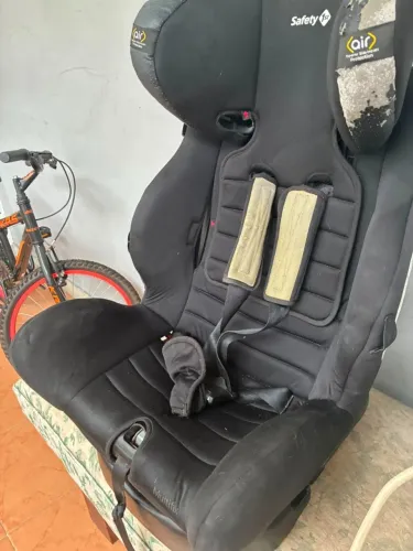 Cadeirinha para automóveis de criança baby 1st