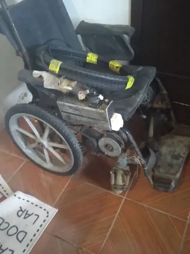 Cadeira de roda elétrica para retirada de peças