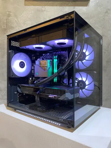 PC Gamer RX 9060 XT, i5 12400F, 16GB RAM, 512GB SSD, Wi-Fi, 550W
