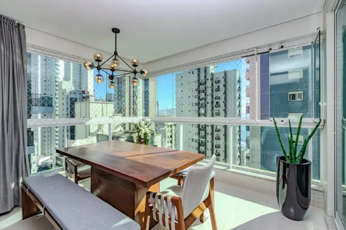 Apartamento a 100m do Mar no Luar Biasa em Balneário Camboriú