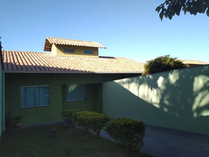 Esmeraldas - Casa Padrão - Floresta Encantada