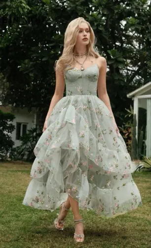 Vestido ?Primaveril?, delicado e jovial e bonito