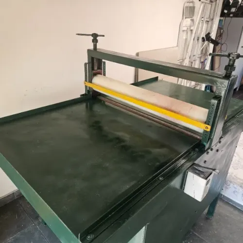 maquina de corte e vinco + 95 facas