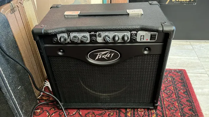 Amplificador Guitarra Peavey Rage 158