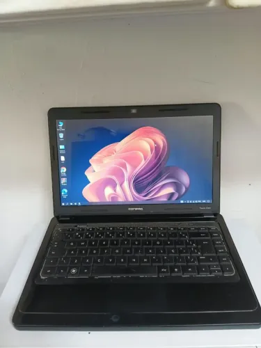 Notebook Hp Compaq core i3, 4gb de memória ram, HD de 500gb, windows 10