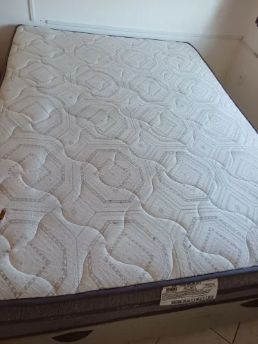 Base cama casal com Colchão Casal molas e espuma Montlong