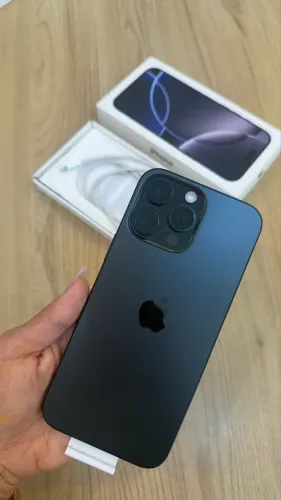 Vendo iphone 16 pro max com cabo e caixa 92% impecável