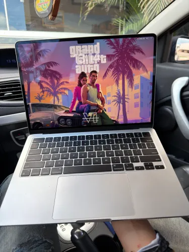 MacBook Air M2 13,6" 16GB RAM / 256GB SSD - Aceito troca em civic antigo ou Vectra 