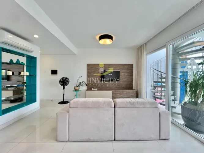 Casa Disponível para locação anual no condomínio Rossi.