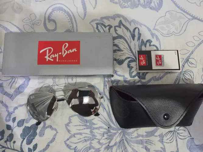Óculos RayBan aviador. Na caixa, com case de proteção e manual.