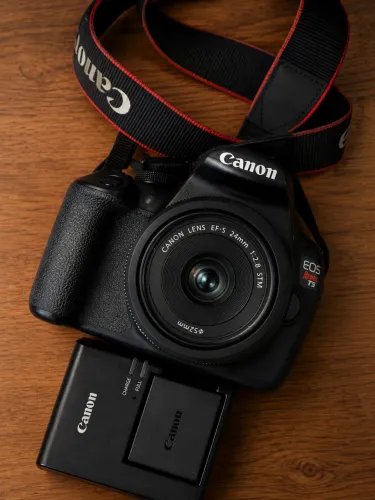 Canon EOS Rebel T5 + Lente Canon EF-S 24mm f/2.8 STM