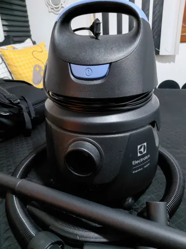 Vendo aspirador novo e potente da marca Electrolux!perfeita,vendendo por necessidade..
