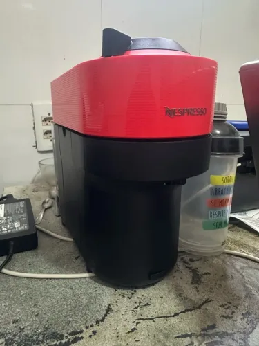 MÁQUINA DE CAFÉ NESPRESSO VERTUO POP