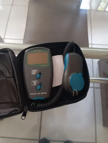 Luxinentro digital lux meter 